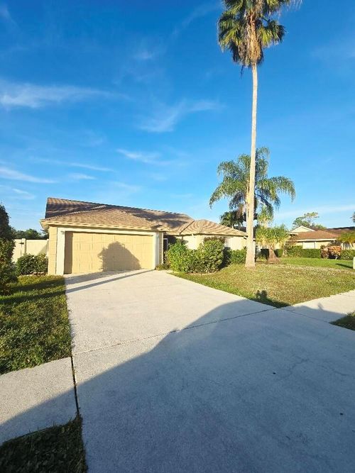 13048 Meadowbreeze Dr, Wellington, FL, 33414-8062 | Card Image