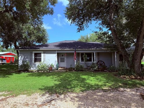 255 Duckett St, El Campo, TX, 77437-9615 | Card Image