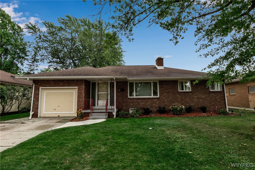 Grant Rd, Buffalo, NY 14226
