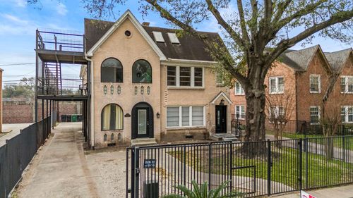 1635 Castle Ct, Houston, TX, 77006-5707 | Card Image
