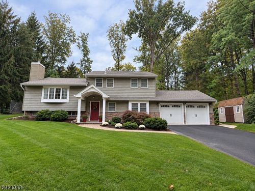 44 Northview Dr, Morris Plains, NJ, 07950-2031 | Card Image