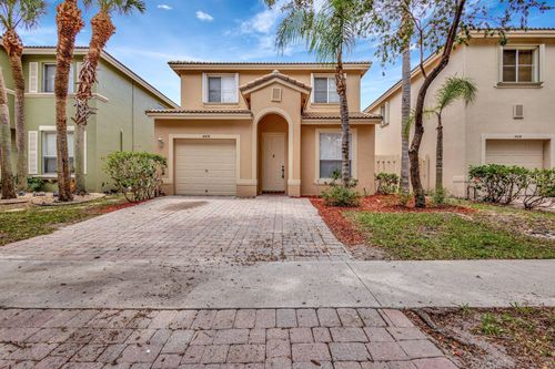 4414 Lake Lucerne Cir, West Palm Beach, FL, 33409-7884 | Card Image
