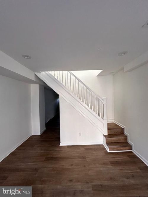 1911 Division St, BALTIMORE, MD, 21217-3321 | Card Image
