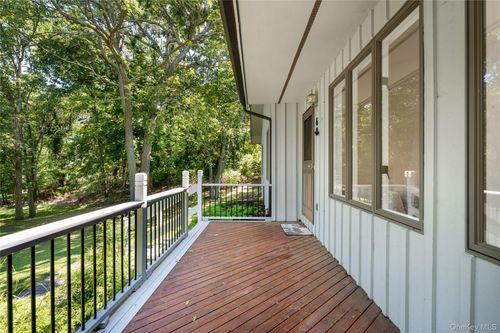 60 Valentine Rd, Shoreham, NY, 11786-1242 | Card Image