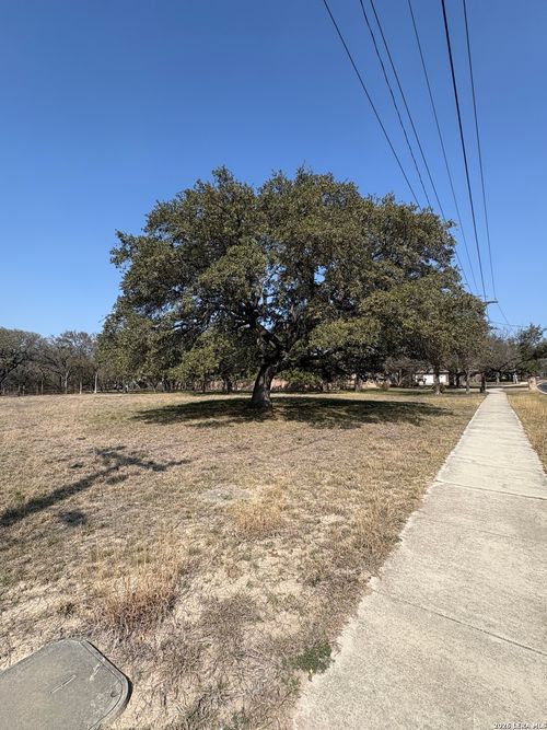 1813 Green Valley Rd, Cibolo, TX, 78108 | Card Image