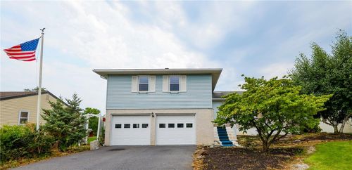 1760 Peachtree Cir, Whitehall, PA, 18052-4307 | Card Image