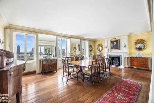 12-450 E 52nd St, New York, NY, 10022-6585 | Card Image