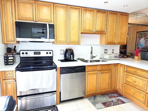 apt-112-4160 Inverrary Dr, Lauderhill, FL, 33319-4545 | Card Image