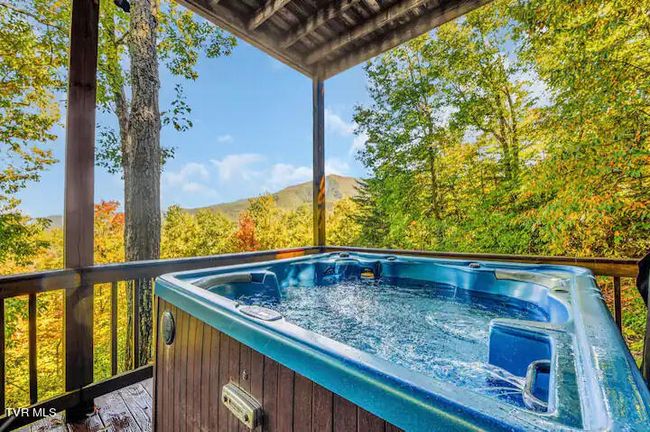 3831 Glenview Way, House other with 3 bedrooms, 3 bathrooms and null parking in Sevierville TN | Image 5