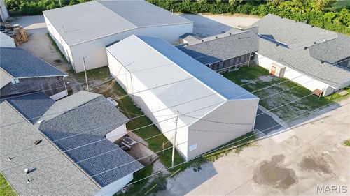 250 Citrus Ln, Wood River, IL, 62095-1447 | Card Image