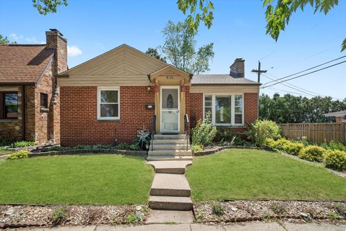 5145 Lee St, Skokie, IL, 60077-2141 | Card Image