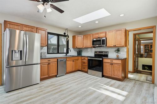 9875 W M 21, Ovid, MI, 48866-9438 | Card Image