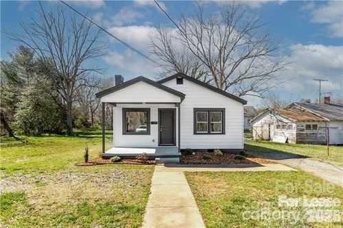 1204 Patterson St, Shelby, NC, 28152-6626 | Card Image