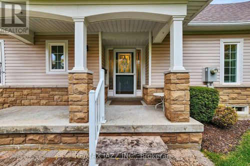 9-350 Lakebreeze Dr, Newcastle, ON, L1B0A2 | Card Image