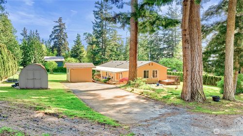 560 N Sunset Dr, Camano Island, WA, 98282-7321 | Card Image