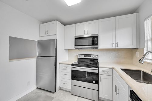 apt-301-9761 Sunrise Lakes Blvd, Sunrise, FL, 33322-6237 | Card Image
