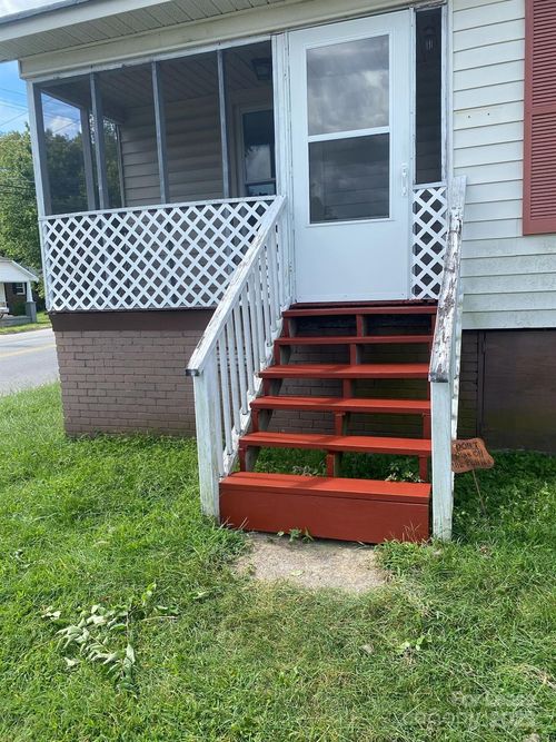 106 S Chapel St, Landis, NC, 28088-1415 | Card Image