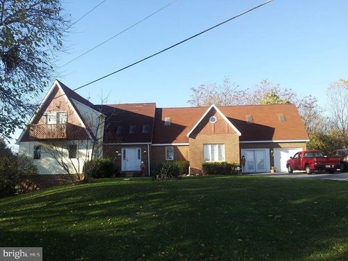 755 Kriner Rd, CHAMBERSBURG, PA, 17202-7717 | Card Image