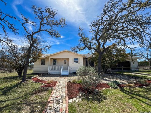 105 Peggy Dr, Mountain Home, TX, 78058-5033 | Card Image