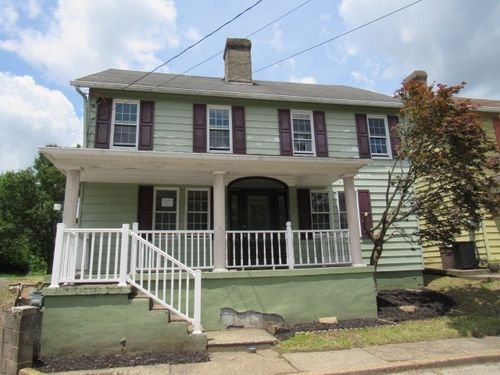 18 Center St, Fayette City, PA, 15438-1024 | Card Image