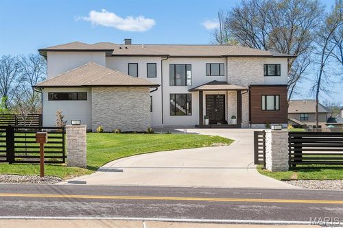 10010 Schuessler Rd, Saint Louis, MO, 63128-3231 | Card Image