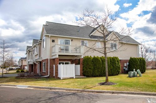 24031 Fairlane Blvd, Woodhaven, MI, 48183-1692 | Card Image