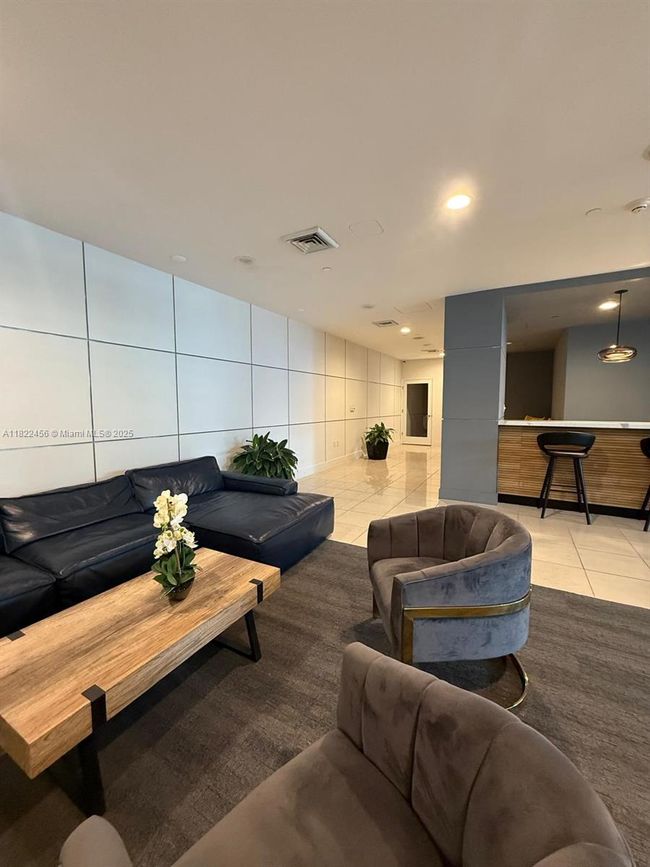 APT-3306 - 1250 S Miami Ave, Condo with 3 bedrooms, 2 bathrooms and null parking in Miami FL | Image 23