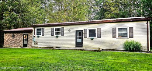 8 E Fawn Grove Dr, Albrightsville, PA, 18210-3557 | Card Image