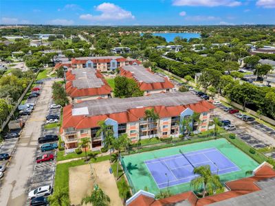 204 - 18860 Nw 57th Ave, Condo with 2 bedrooms, 2 bathrooms and null parking in Hialeah FL | Image 1