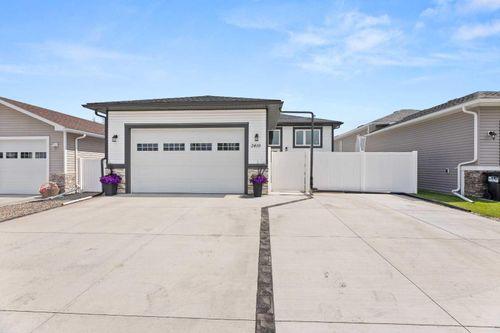 {{alt}} | Card Image