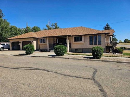 {{alt}} | Card Image