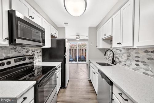 492 West Ct, GLEN BURNIE, MD, 21061-4765 | Card Image