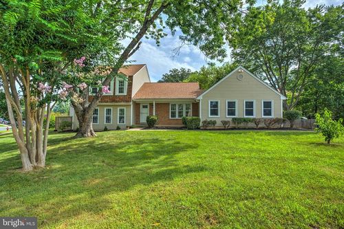 2015 Maleady Dr, HERNDON, VA, 20170-4019 | Card Image