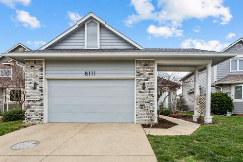 8111 E Windwood Cir, Wichita, KS, 67226-1839 | Card Image