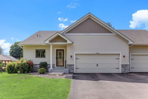 2061 Cardinal Gln, North Saint Paul, MN, 55109-2681 | Card Image