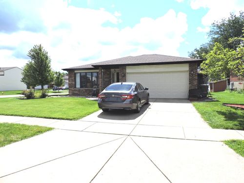 6931 Coachwood Trl, Tinley Park, IL, 60477-6834 | Card Image