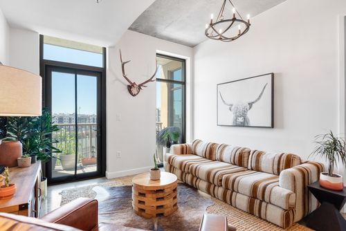 apt-701-1510 Demonbreun St, Nashville, TN, 37203-3185 | Card Image