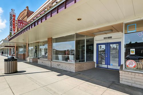 216 Robertson Blvd, Chowchilla, CA, 93610-2932 | Card Image