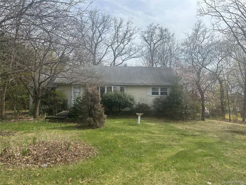 11 Clover Dr, West Nyack, NY, 10994-2306 | Card Image