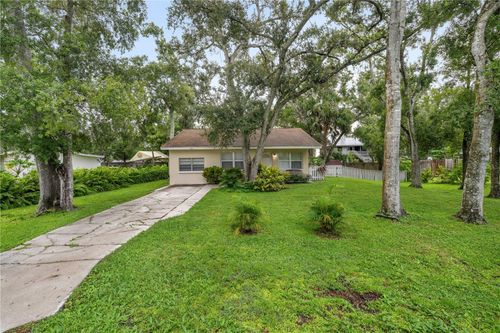 655 Hand Ave, SARASOTA, FL, 34232-6726 | Card Image