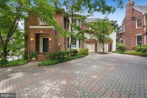 9209 Town Gate Ln, BETHESDA, MD, 20817-4116 | Card Image