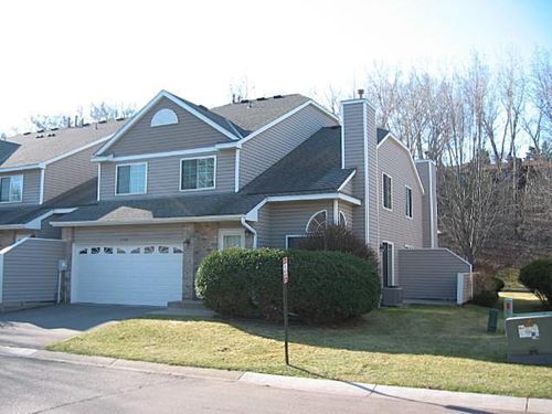 1068 Fillmore Cir Ne, Fridley, MN, 55432-5731 | Card Image