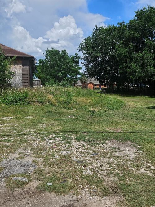 1514 Bayou St, Houston, TX, 77020-8206 | Card Image