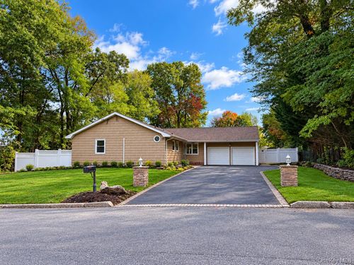395 Ridgefield Rd, Hauppauge, NY, 11788-2313 | Card Image