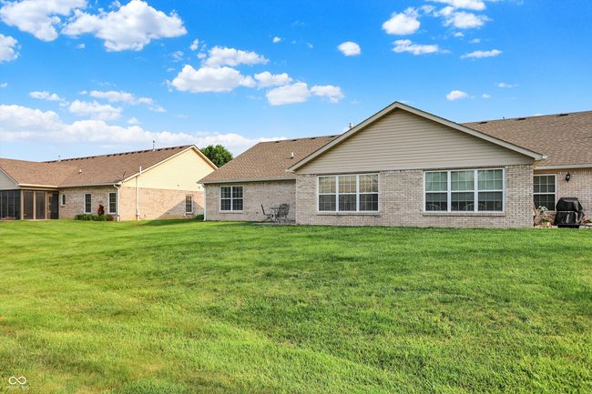 1056 Hilltop Commons Blvd, Condo with 3 bedrooms, 2 bathrooms and null parking in Whiteland IN | Image 37