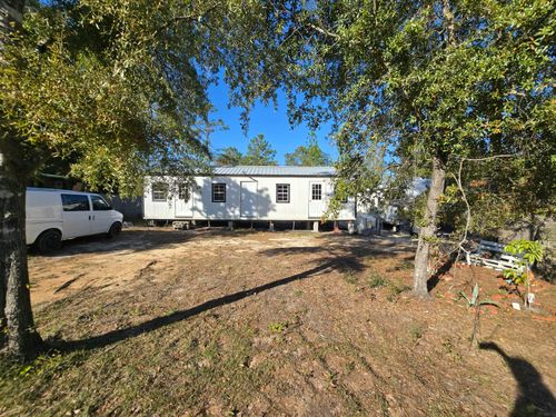 261 E Jonquil Ave, DeFuniak Springs, FL, 32433-6583 | Card Image