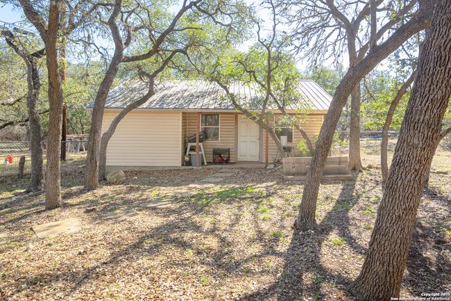 2121 Rolling River Vw, Home with 3 bedrooms, 3 bathrooms and null parking in Spring Branch TX | Image 5