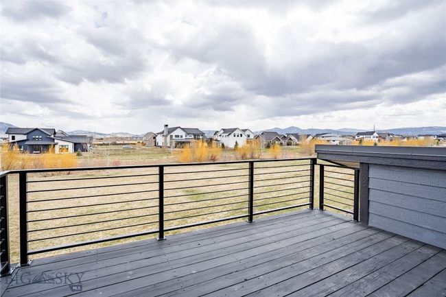 Outdoor Deck - Upper Level | Image 38