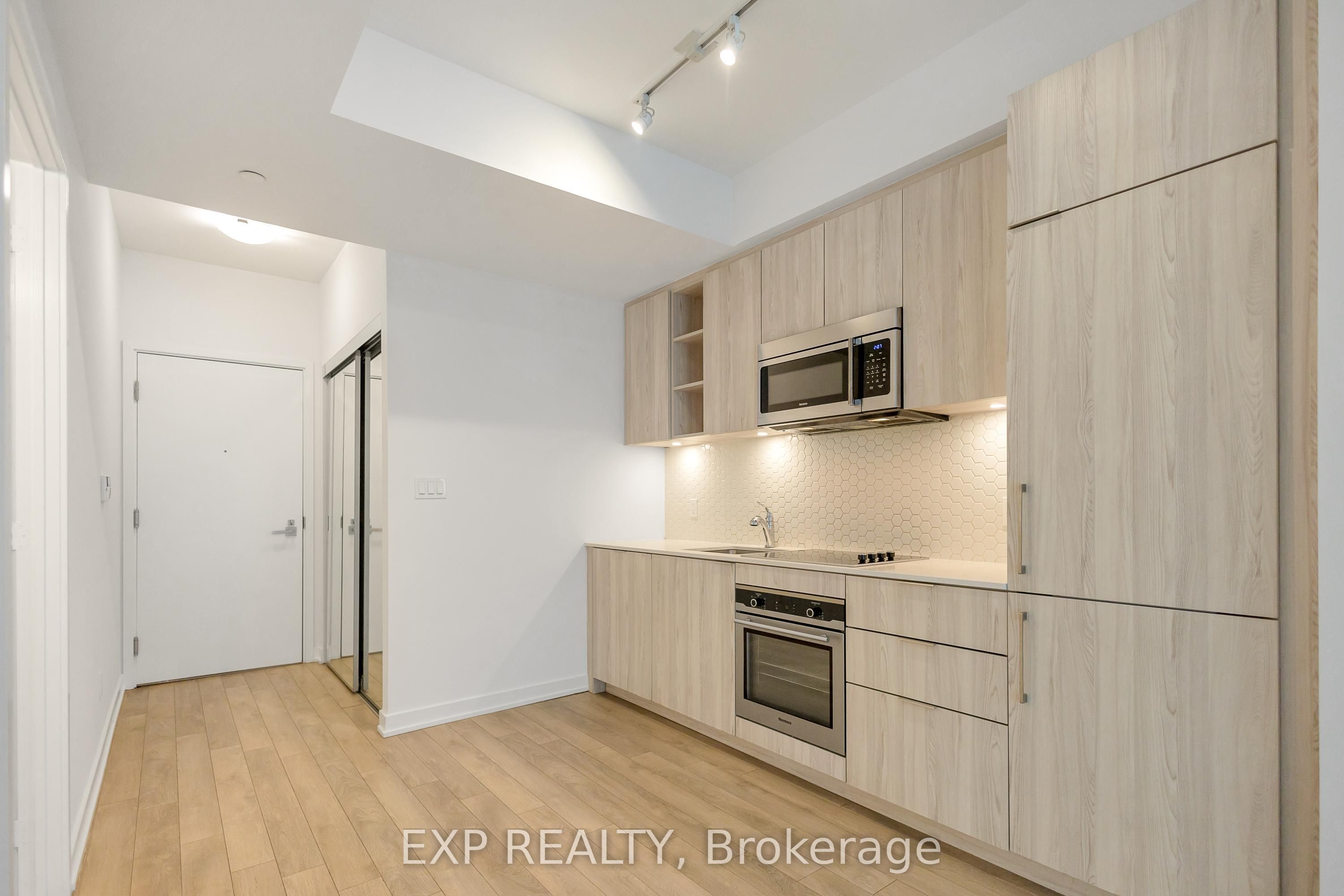 Residential in Toronto C01 5