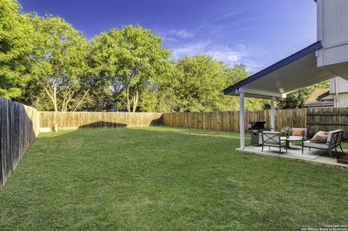 7226 Burns Xing, San Antonio, TX, 78250-6529 | Card Image